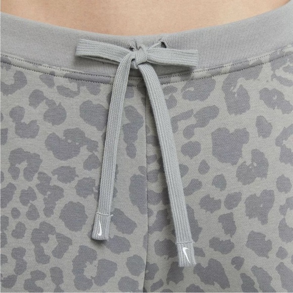 NIKE Womens Dri-FIT Get Fit Printed Leopard Print Training Pants Joggers SZ S - Picture 4 of 16